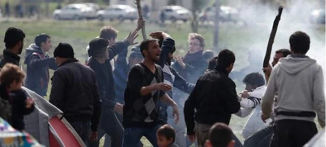 Άγρια συμπλοκή με μαχαίρια, ξύλα και λοστούς Πακιστανών – Αφγανών στις φυλακές Αυλώνα